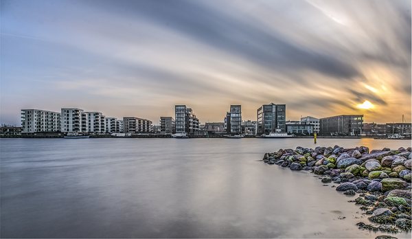 ND-filter, long exposure photography. ND-filter 10 stop, B+W ND 3,0 1000X. ISO 100, f/18, 1 min. Cityscape - Holbaek Denmark.